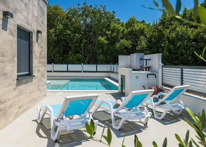 Pervan Дом отдыха Пула