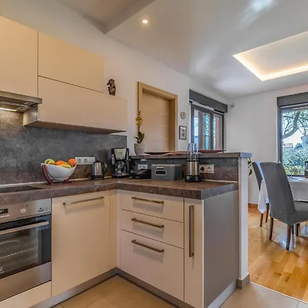 Holiday home Awesome In With Kitchen Pula