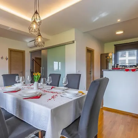 Awesome In With Kitchen