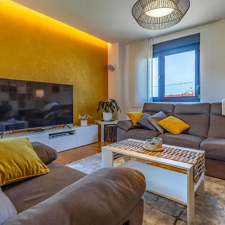 Awesome In With Kitchen Holiday home