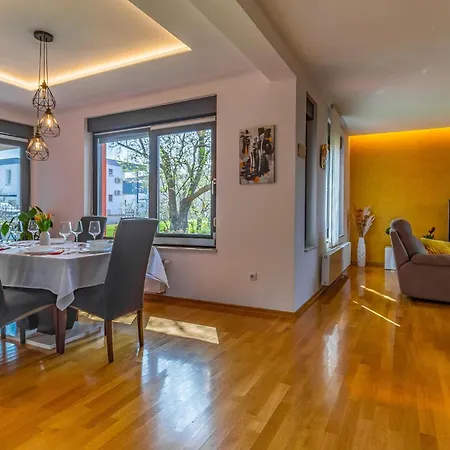 Awesome In With Kitchen *