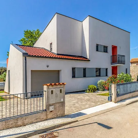 Awesome In With Kitchen Holiday home Pula