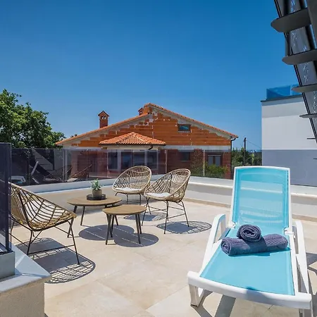 Pervan Nyaraló Póla