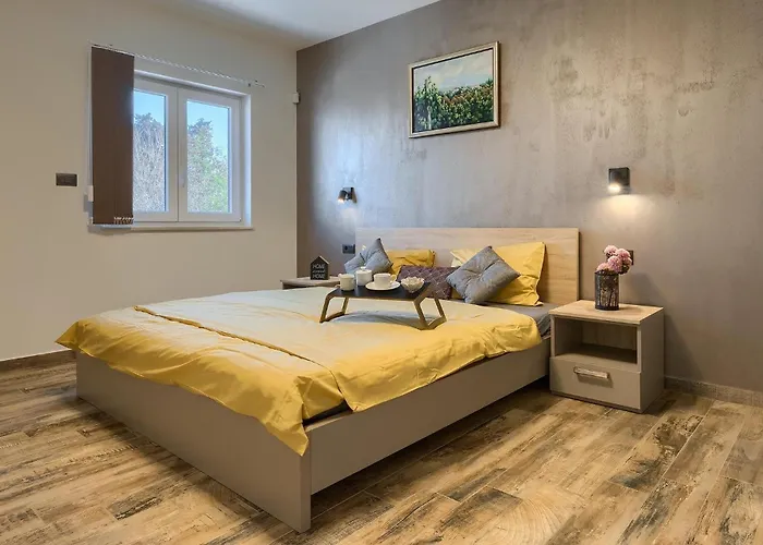 Pervan Feriehus Pula